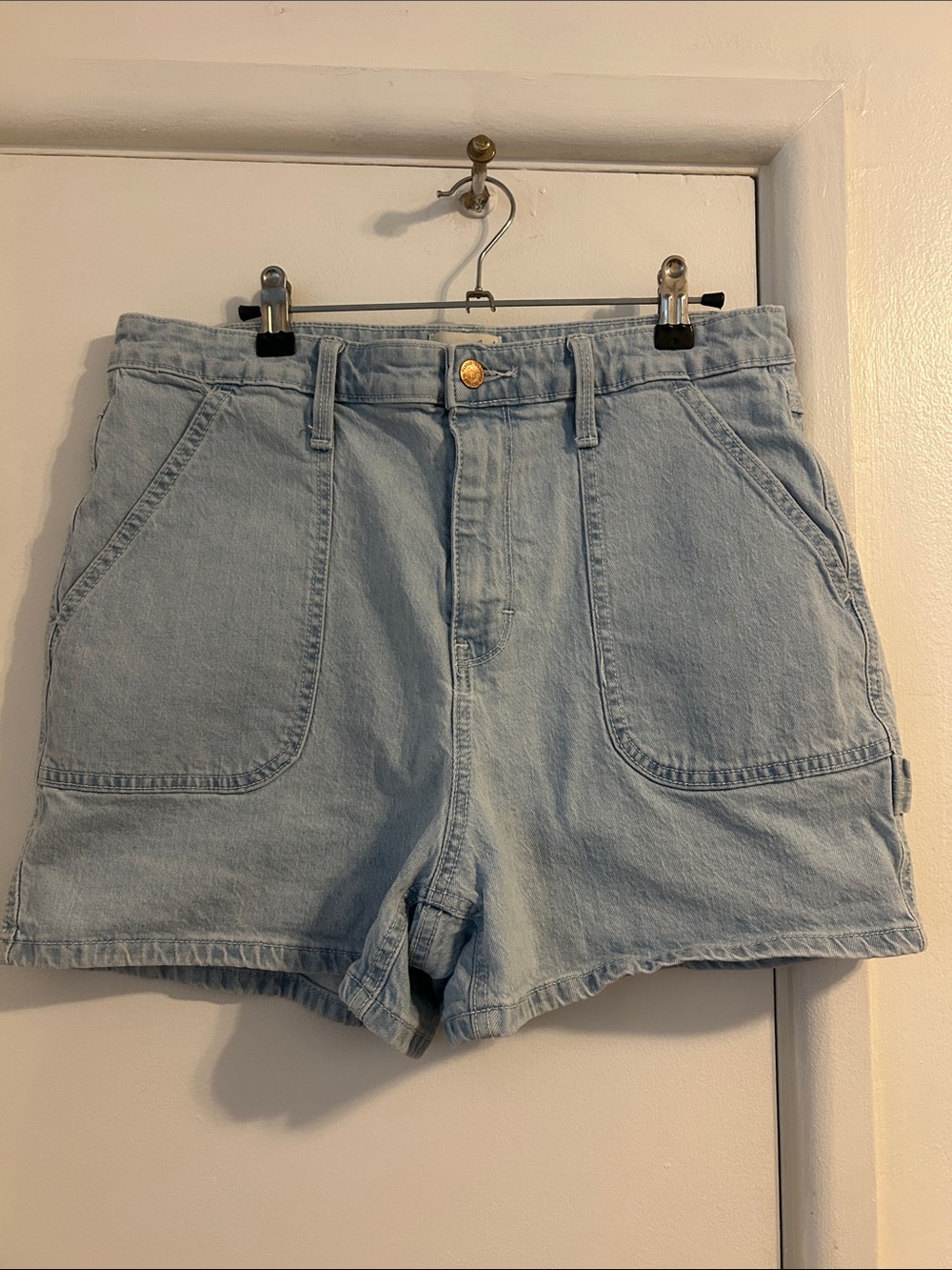 Universal Thread Light Wash High-Rise Denim Shorts